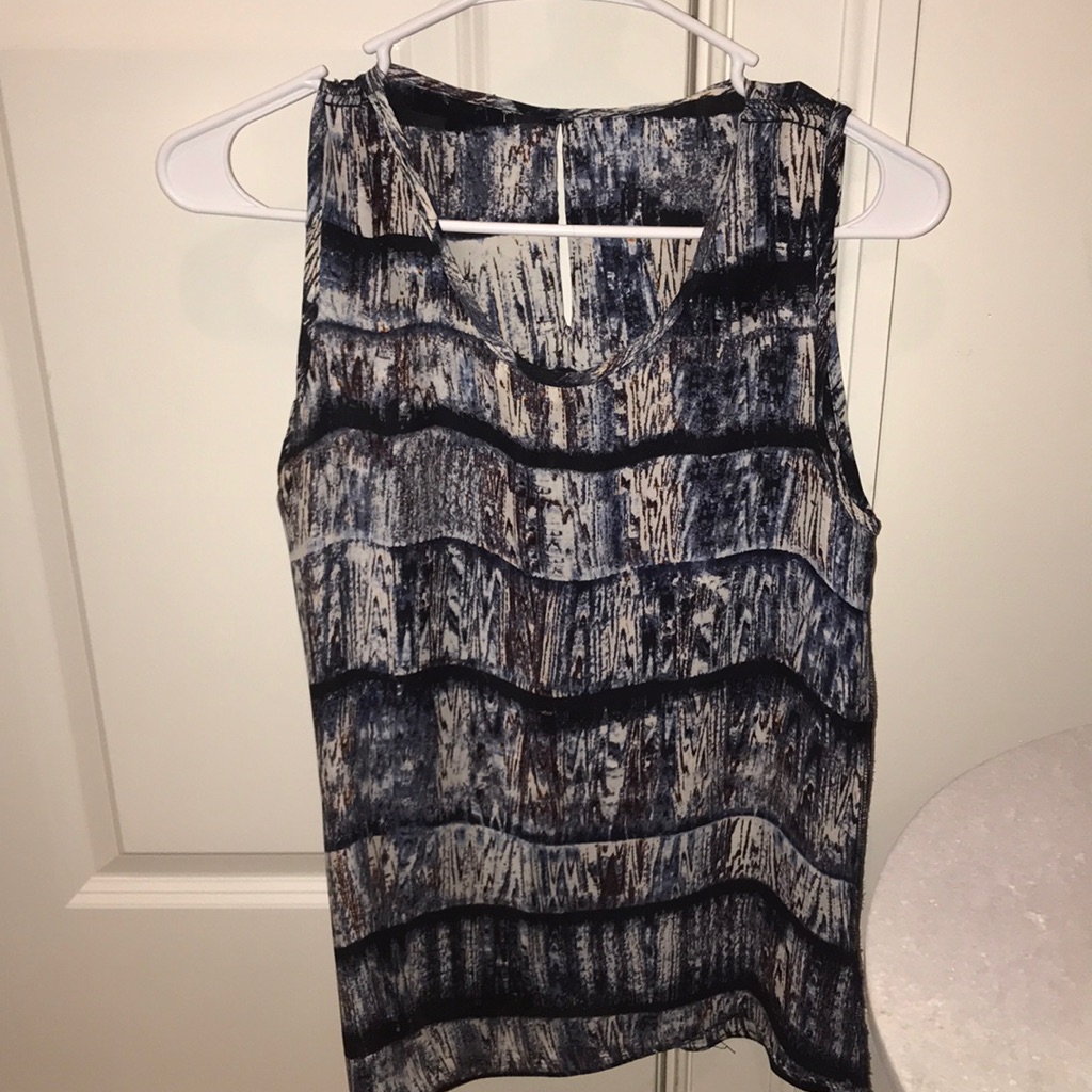 Matison Stone Size 4 Patterned Top!!